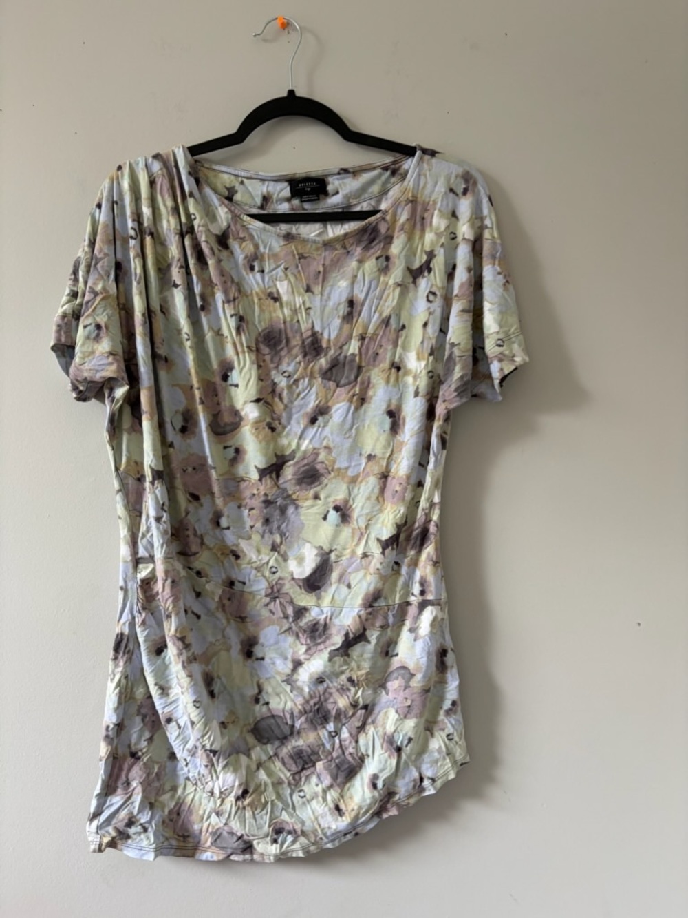 Deletta Short-Sleeve Scoop Neck Top in Pastel Floral